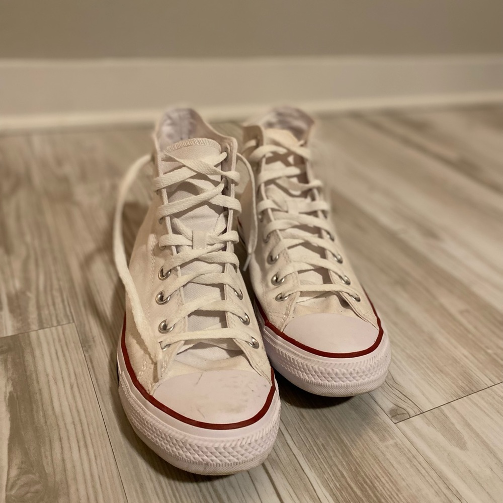 Men’s size 10 white converse